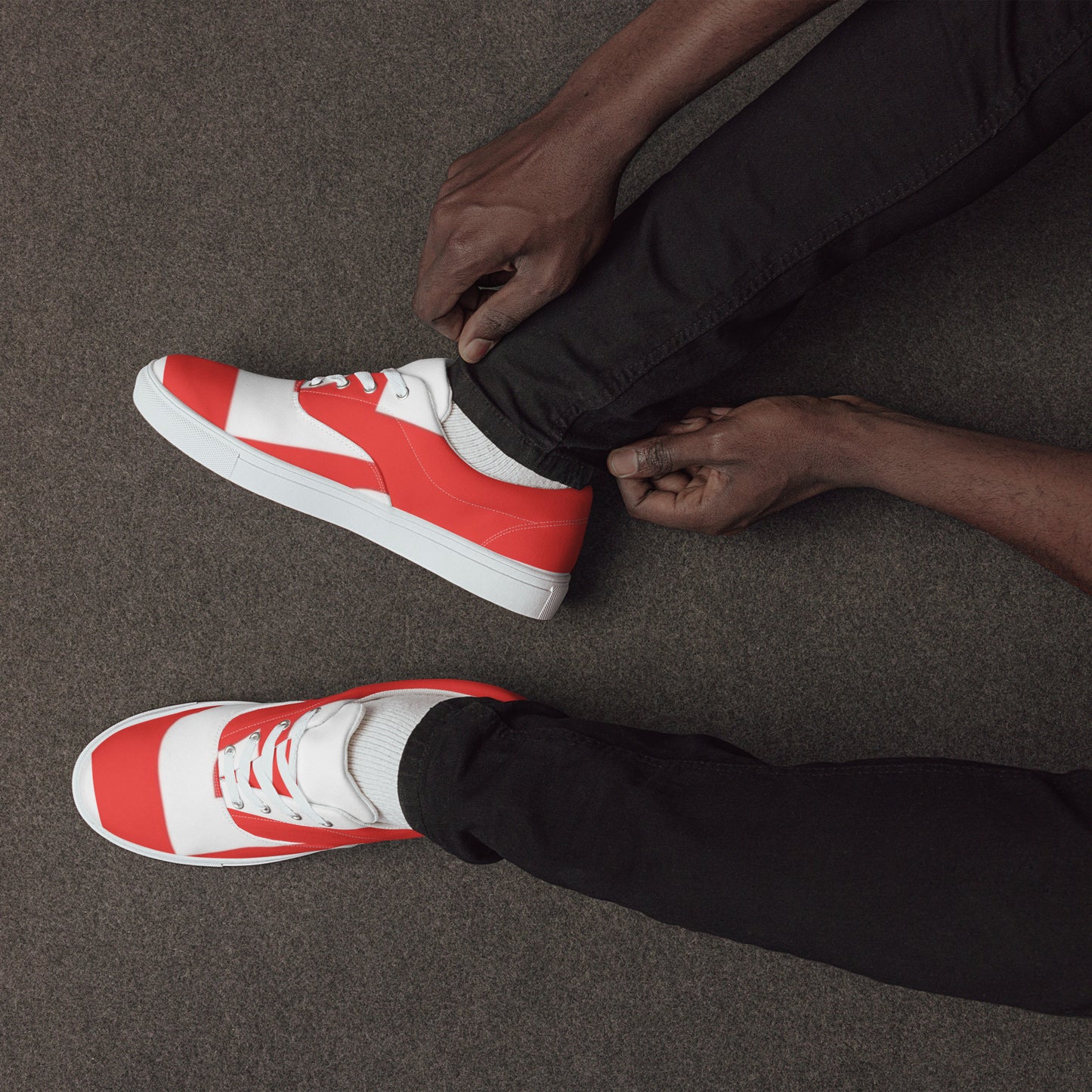 Men’s lace-up canvas shoes