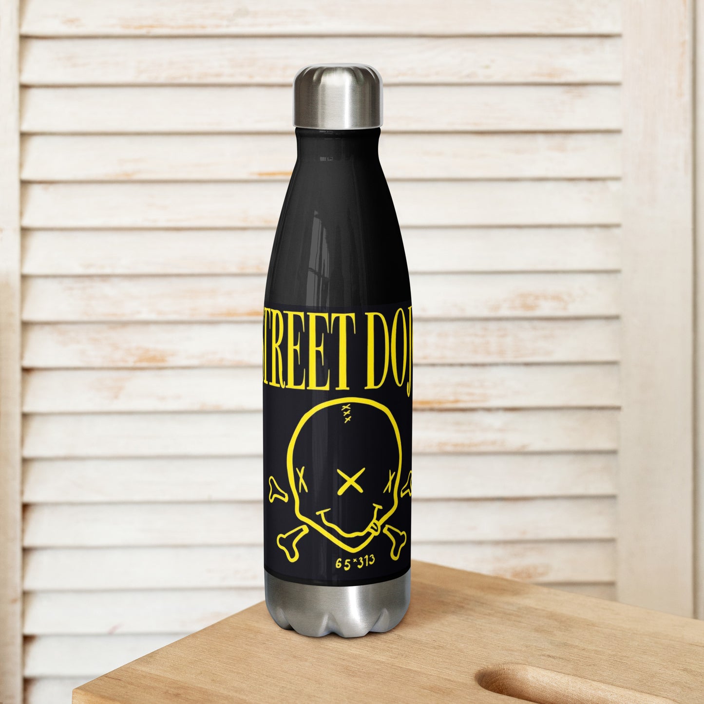 Stainless steel water bottle