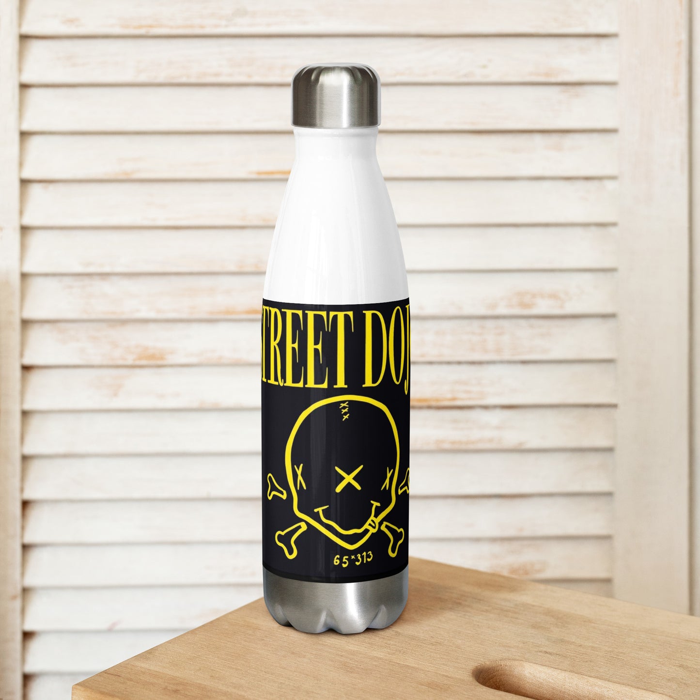 Stainless steel water bottle