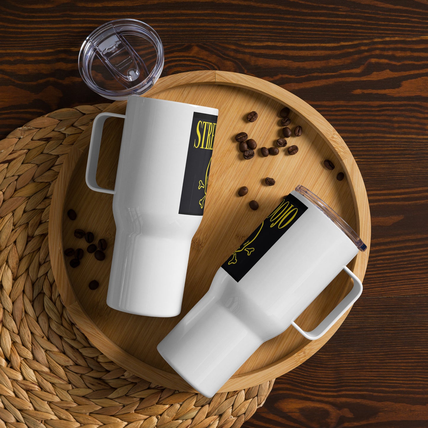 Travel mug with a handle